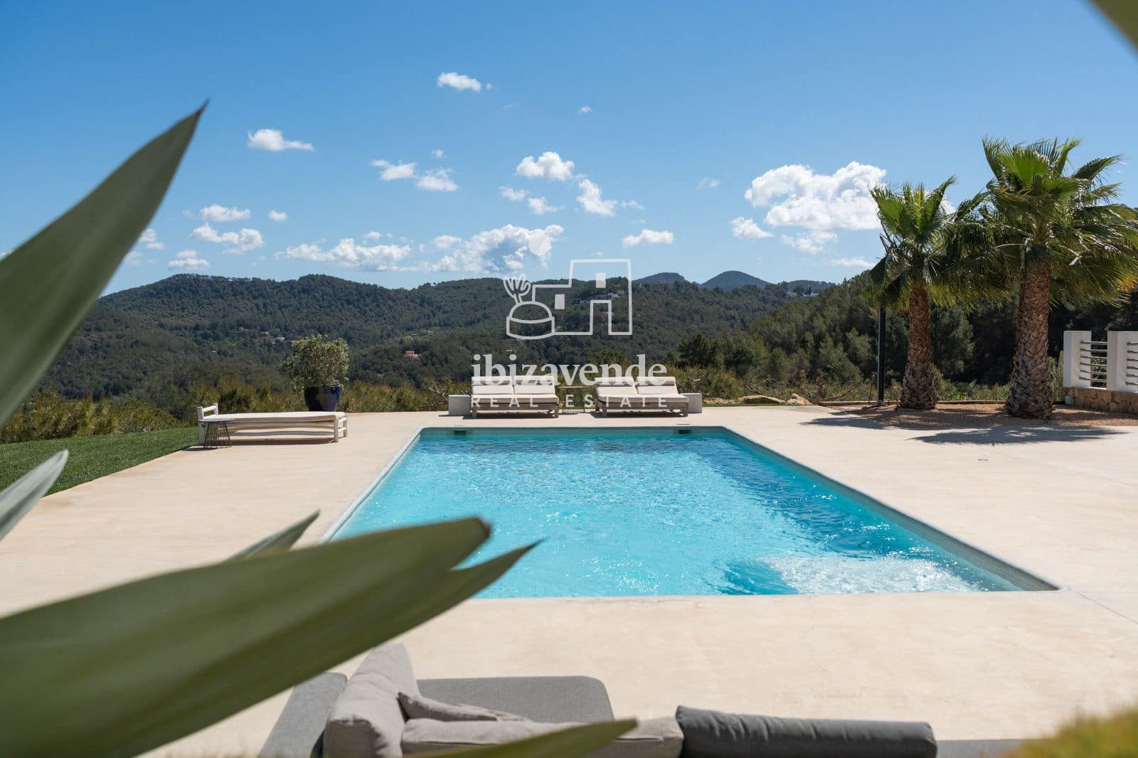 6 bedroom Villa for rent in San Jose / Sant Josep de Sa Talaia with pool garage - € 25,000 (Ref: 9694200)