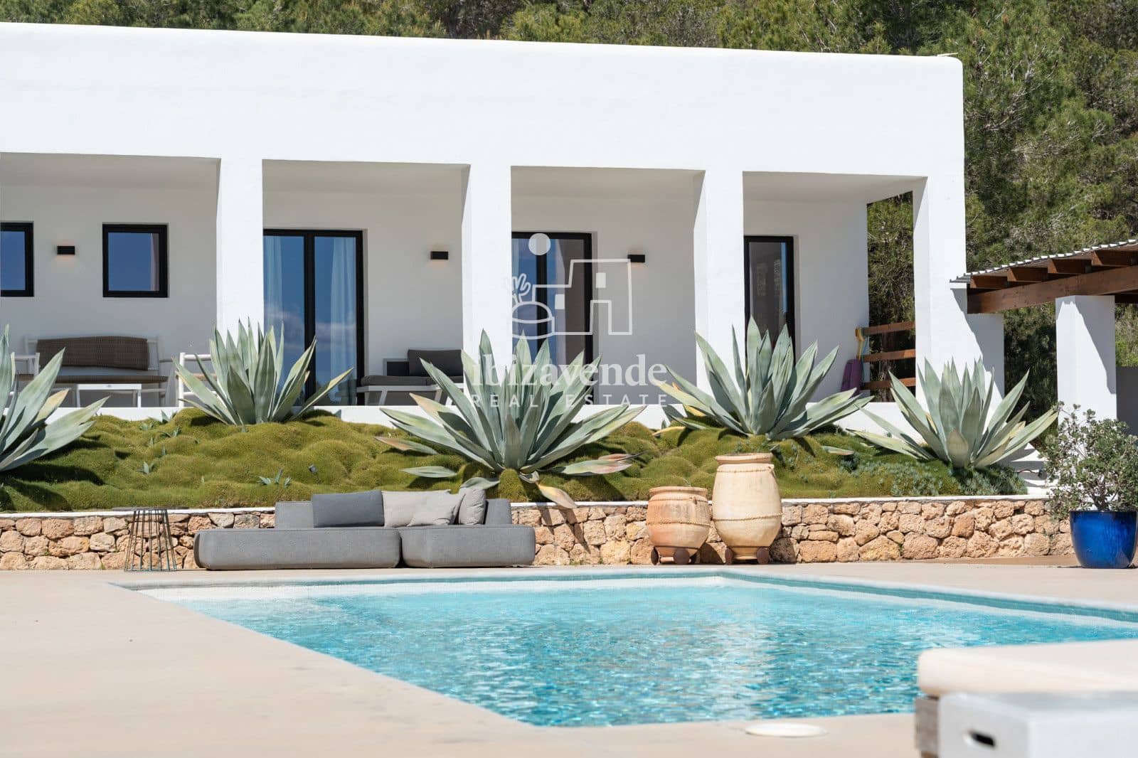 6 bedroom Villa for rent in San Jose / Sant Josep de Sa Talaia with pool garage - € 25,000 (Ref: 9694200)