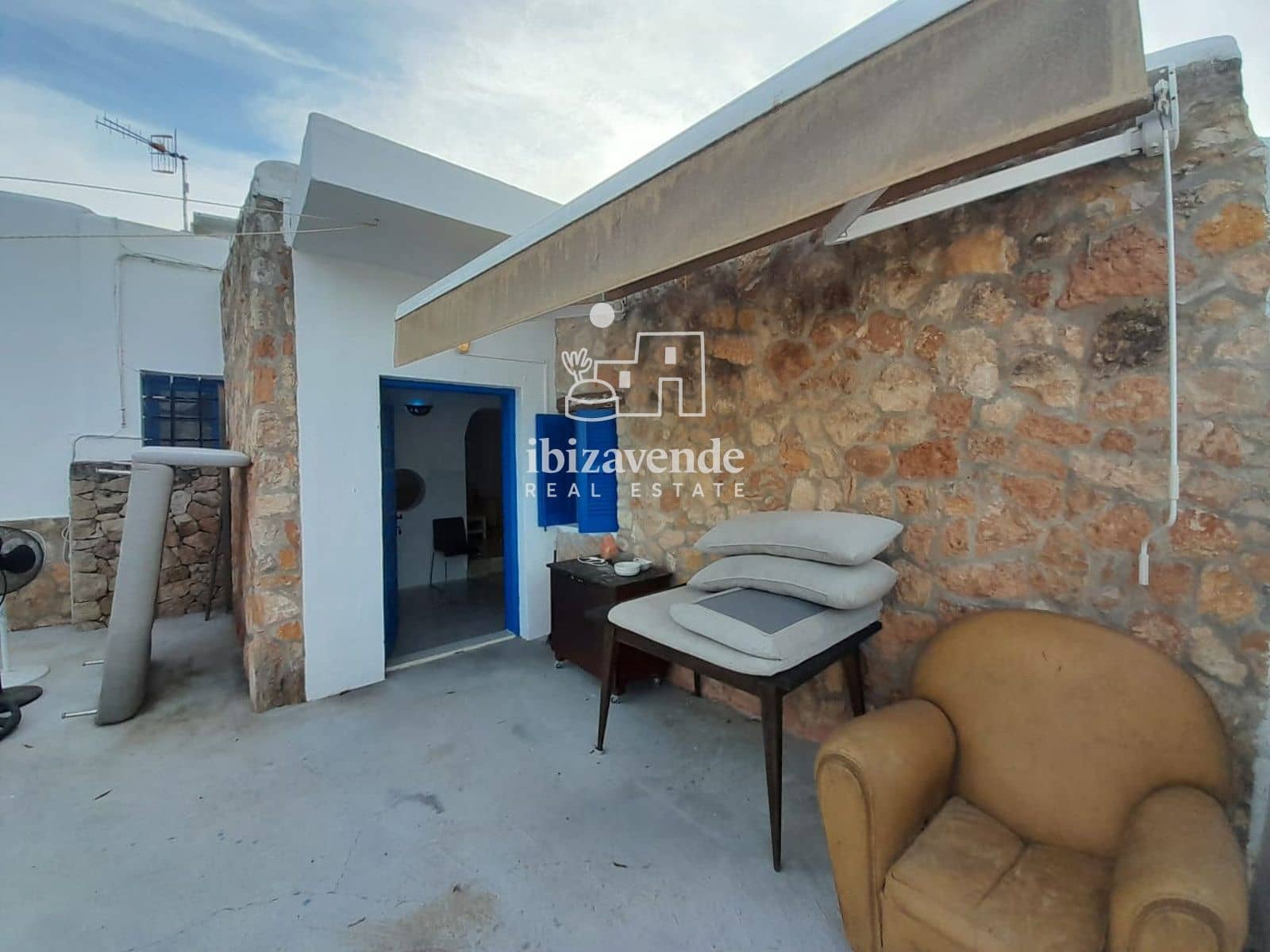 2 bedroom Townhouse for rent in San Jose / Sant Josep de Sa Talaia with garage - € 2,200 (Ref: 9702463)