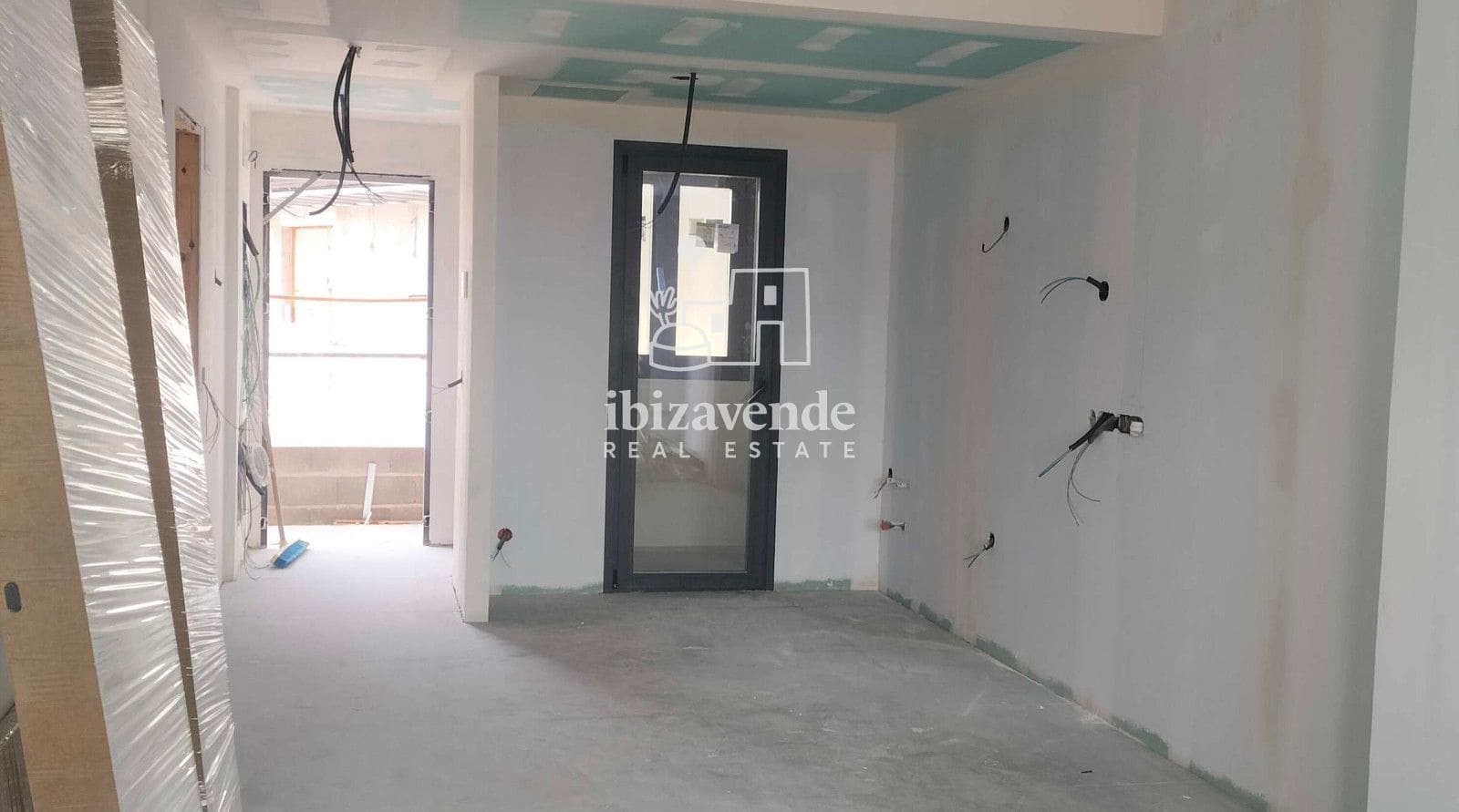 2 sypialnia Penthouse na sprzedaż w Sant Antoni de Portmany z basenem garażem - 640 000 € (Ref: 9709136)