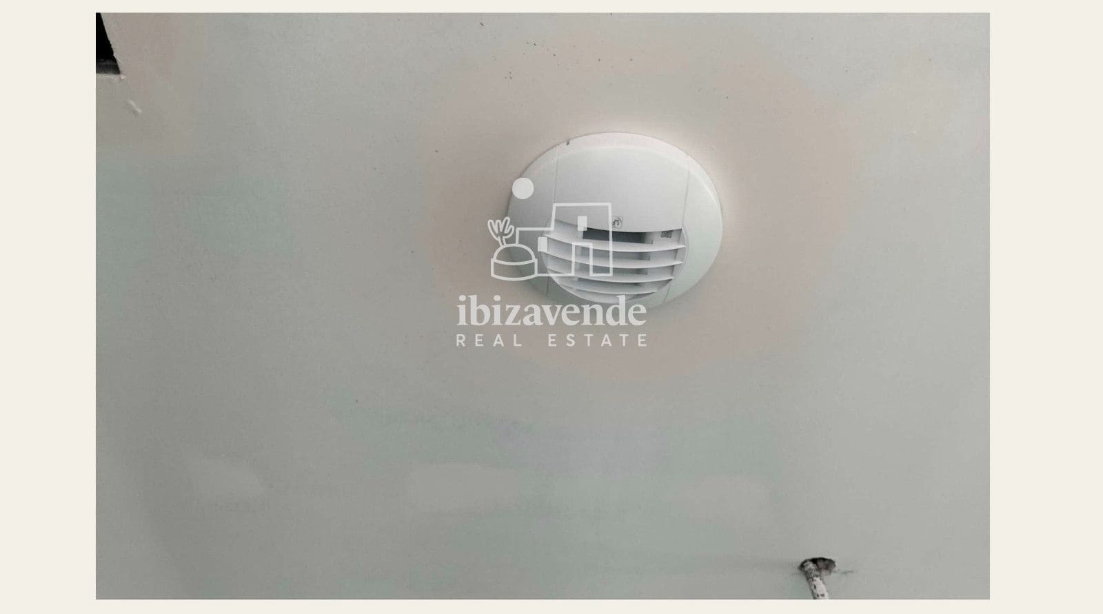 2 sypialnia Penthouse na sprzedaż w Sant Antoni de Portmany z basenem garażem - 640 000 € (Ref: 9709136)