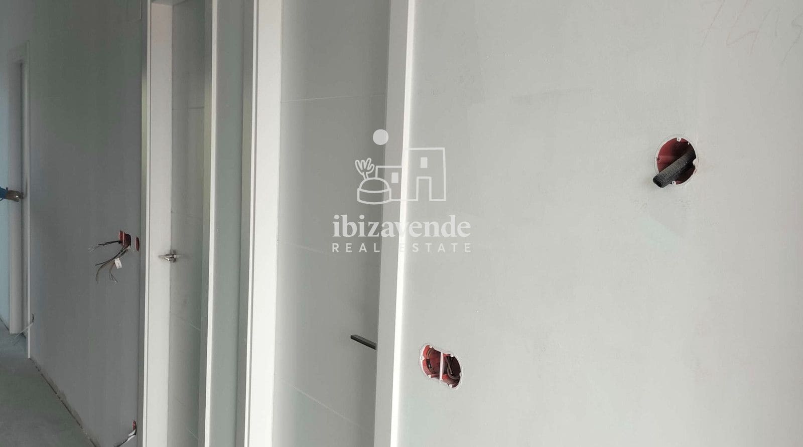 2 sypialnia Penthouse na sprzedaż w Sant Antoni de Portmany z basenem garażem - 640 000 € (Ref: 9709136)