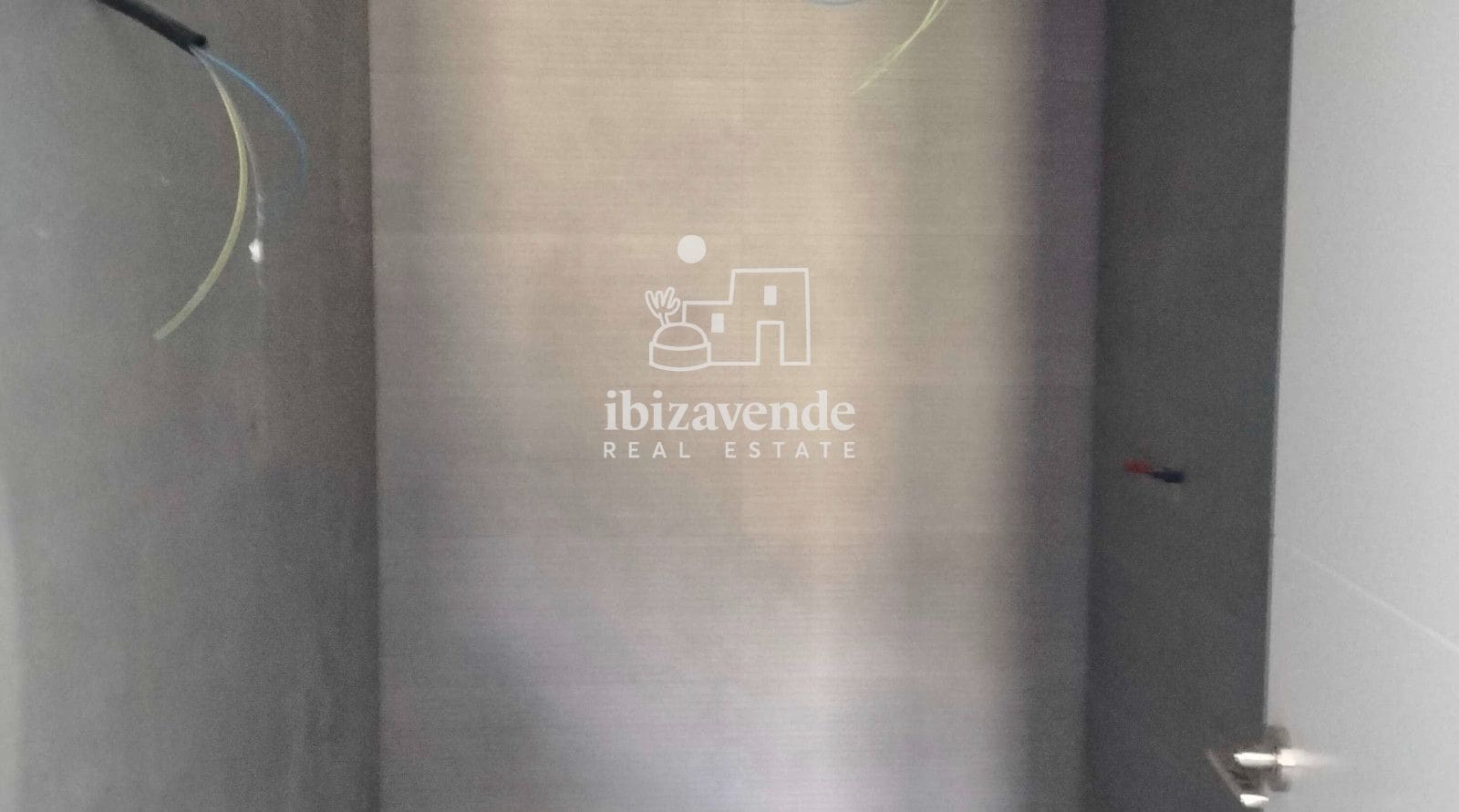 2 sypialnia Penthouse na sprzedaż w Sant Antoni de Portmany z basenem garażem - 640 000 € (Ref: 9709136)