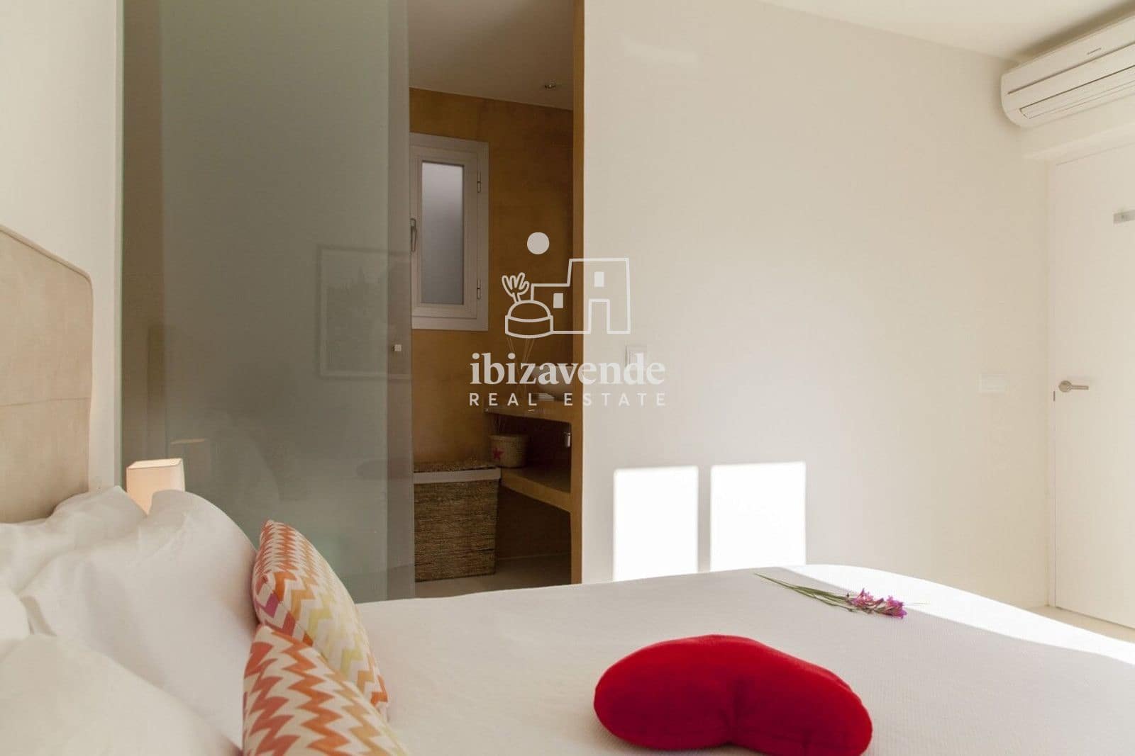 2 bedroom Flat for sale in Cala Vadella with pool - € 585,000 (Ref: 9716625)