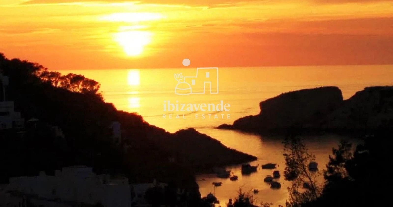 2 bedroom Flat for sale in Cala Vadella with pool - € 585,000 (Ref: 9716625)