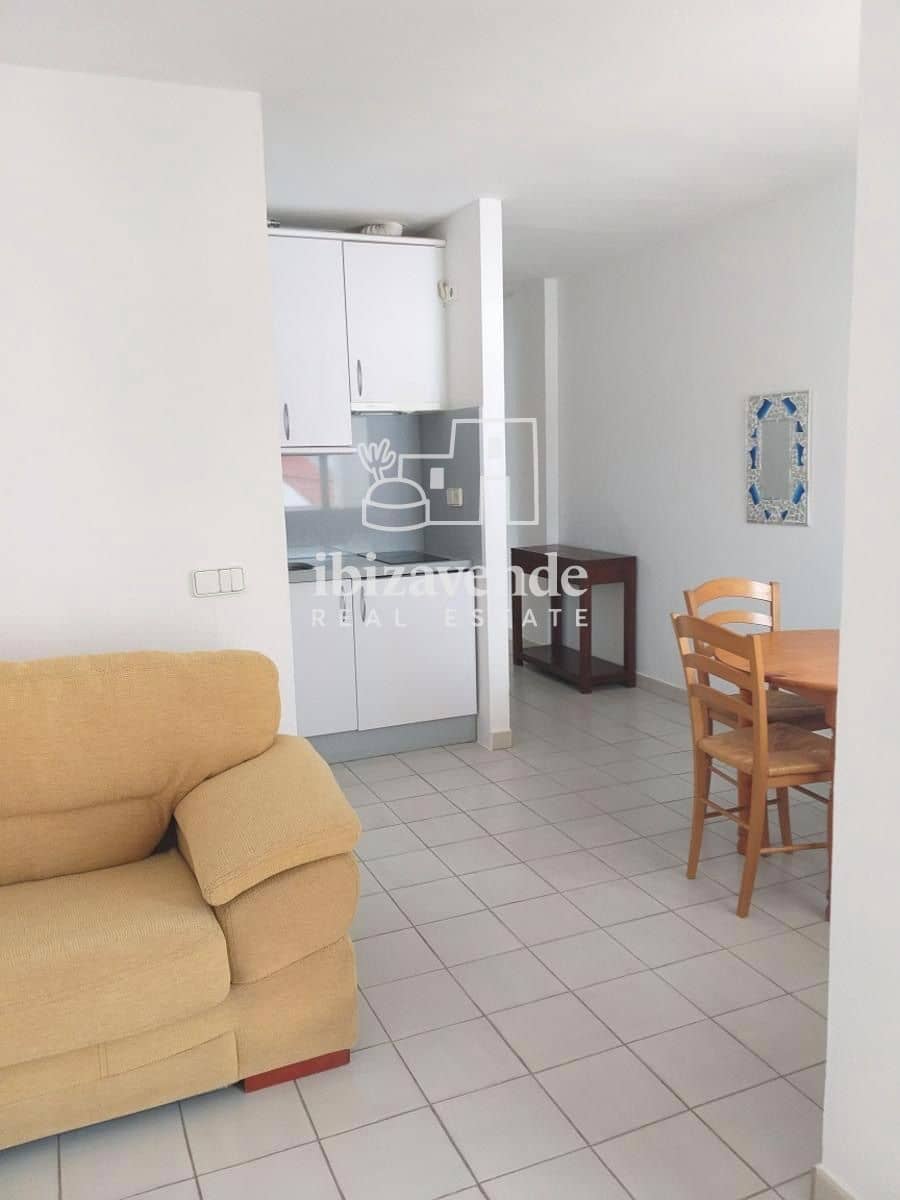 1 quarto Apartamento para arrendar em Cala Tarida com garagem - 1 500 € (Ref: 9726201)
