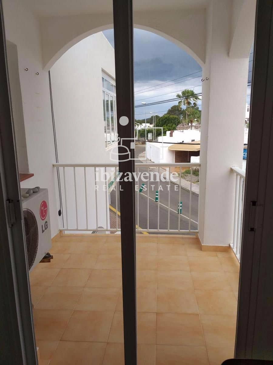 1 quarto Apartamento para arrendar em Cala Tarida com garagem - 1 500 € (Ref: 9726201)
