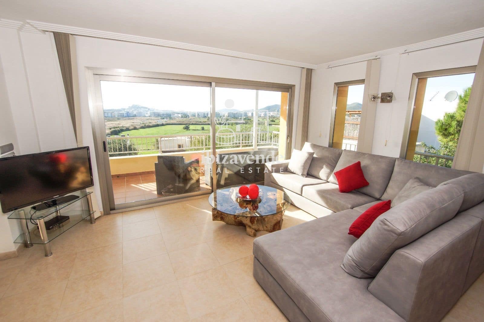10 bedroom Villa for rent in Santa Eulalia / Santa Eularia with pool garage - € 16,700 (Ref: 9739243)