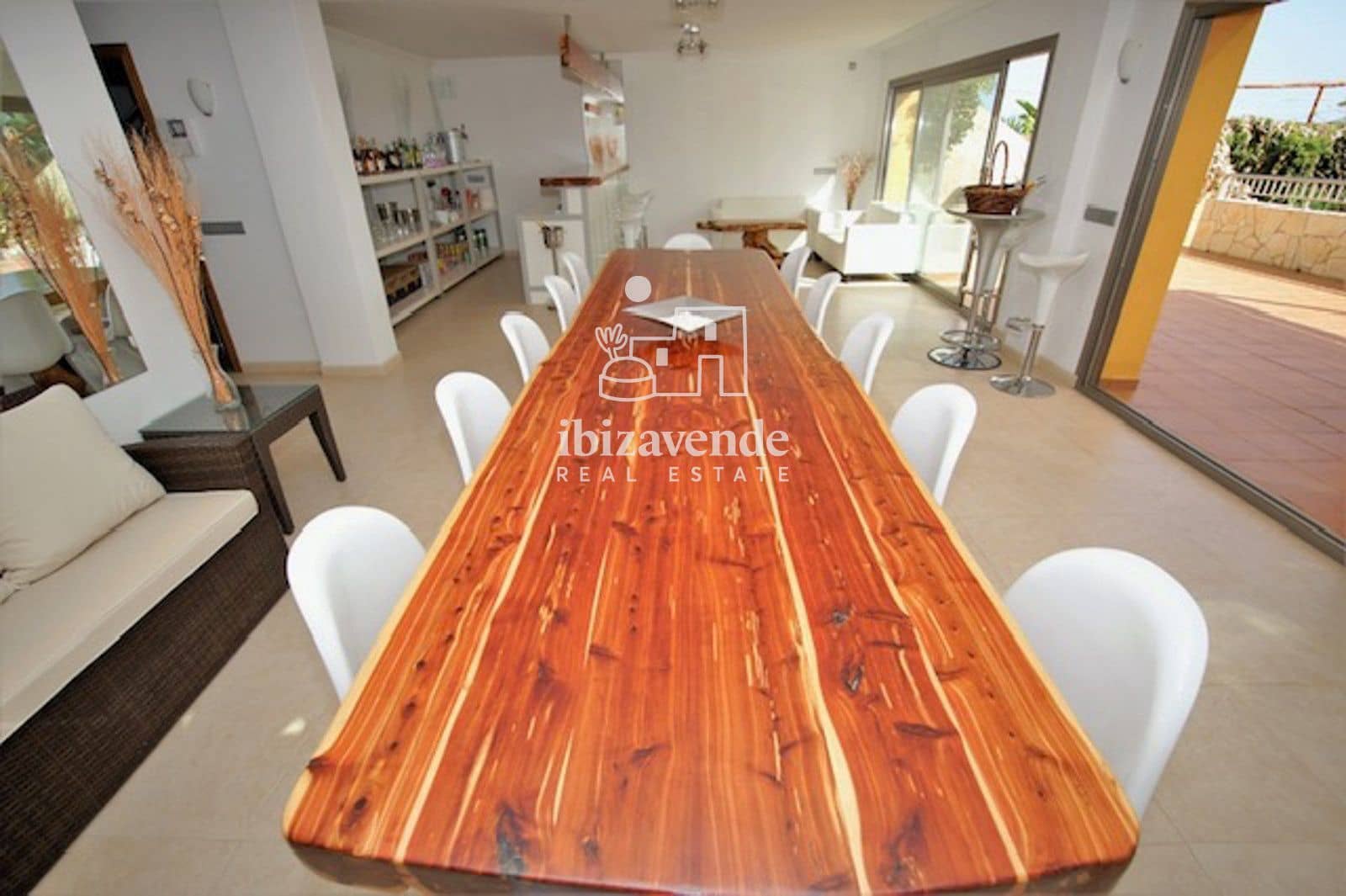 10 bedroom Villa for rent in Santa Eulalia / Santa Eularia with pool garage - € 16,700 (Ref: 9739243)