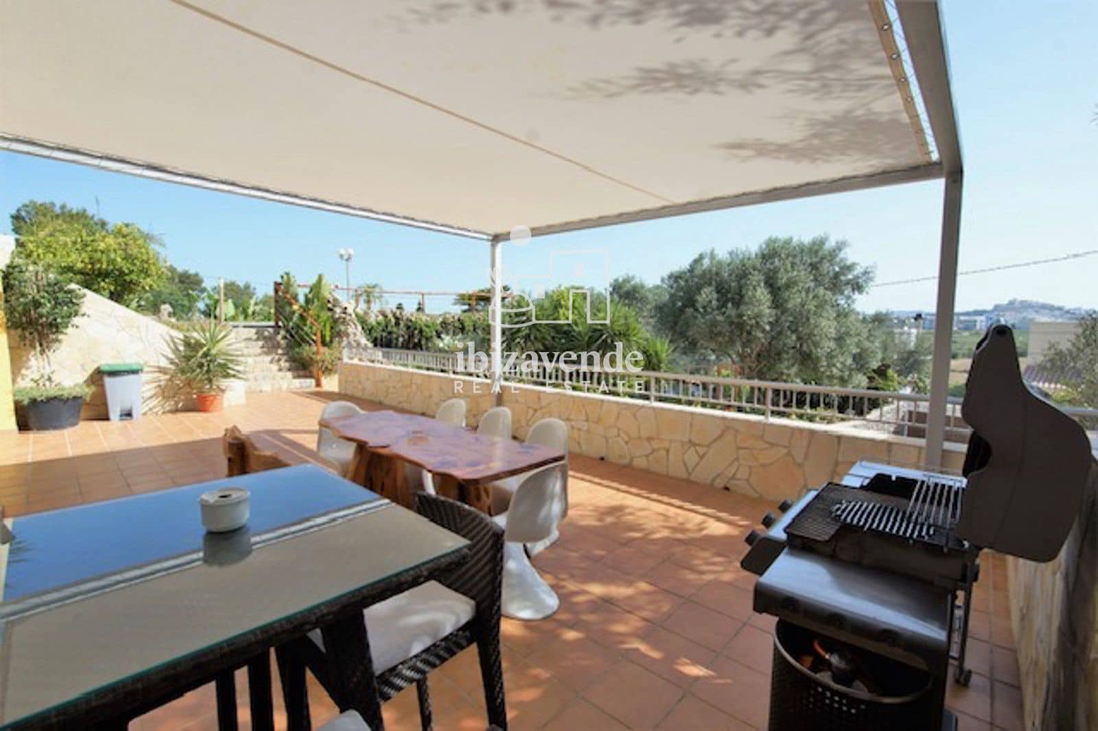 10 bedroom Villa for rent in Santa Eulalia / Santa Eularia with pool garage - € 16,700 (Ref: 9739243)