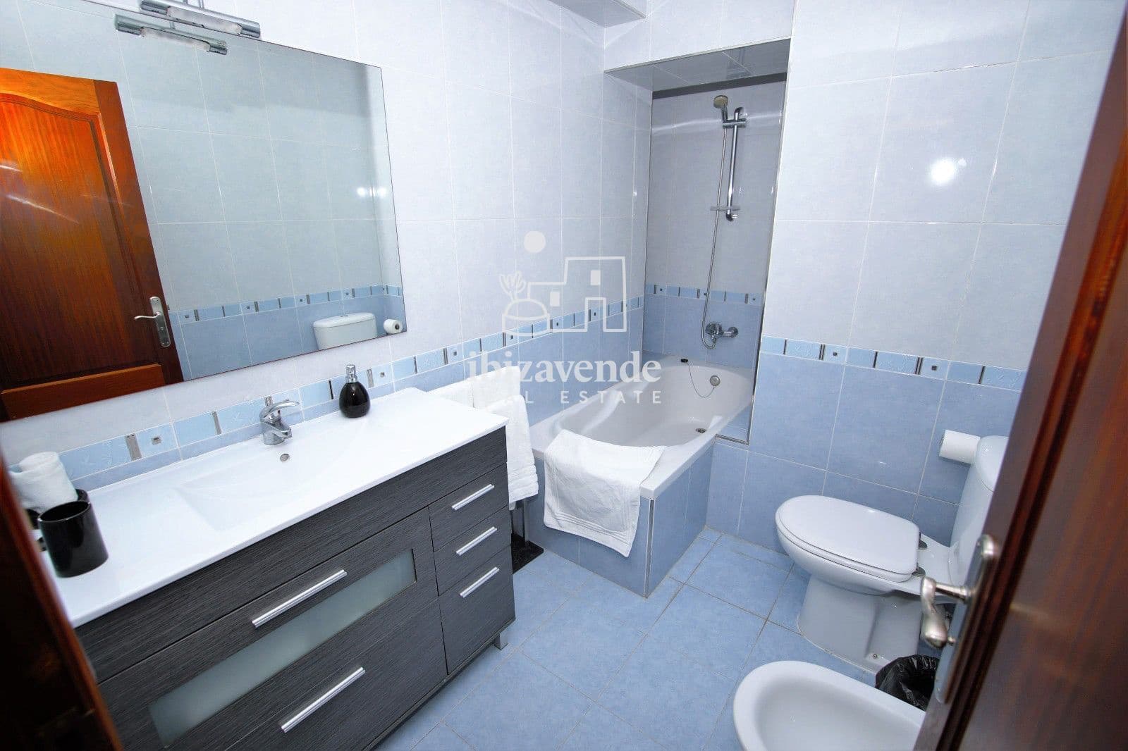 10 bedroom Villa for rent in Santa Eulalia / Santa Eularia with pool garage - € 16,700 (Ref: 9739243)