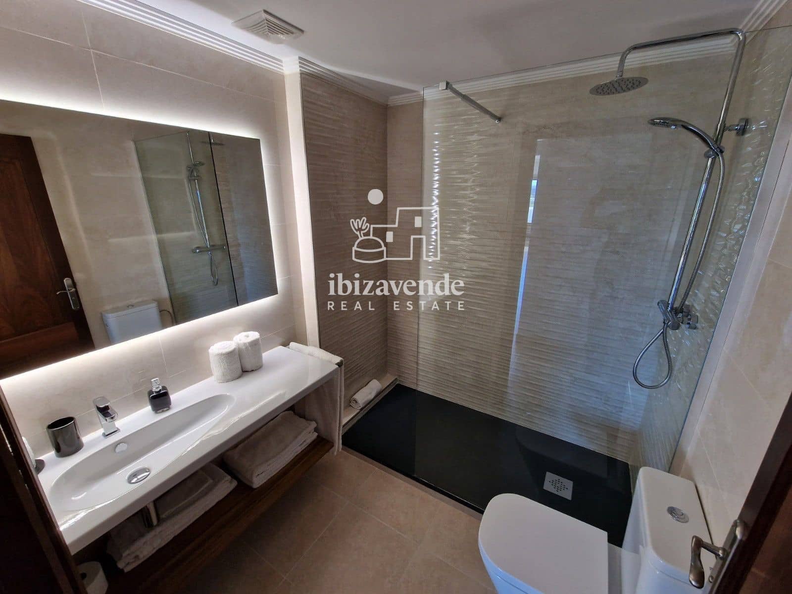 10 bedroom Villa for rent in Santa Eulalia / Santa Eularia with pool garage - € 16,700 (Ref: 9739243)