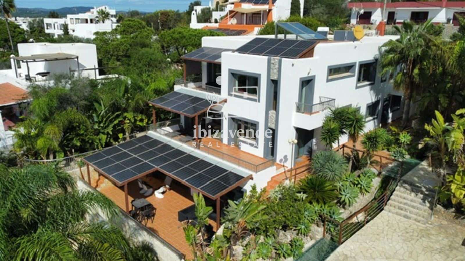 10 bedroom Villa for rent in Santa Eulalia / Santa Eularia with pool garage - € 16,700 (Ref: 9739243)