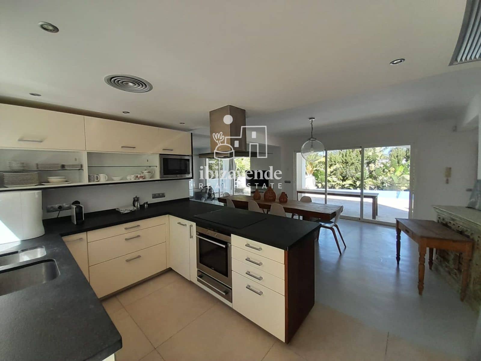 6 bedroom Villa for sale in Santa Eulalia / Santa Eularia with pool garage - € 2,300,000 (Ref: 9749294)