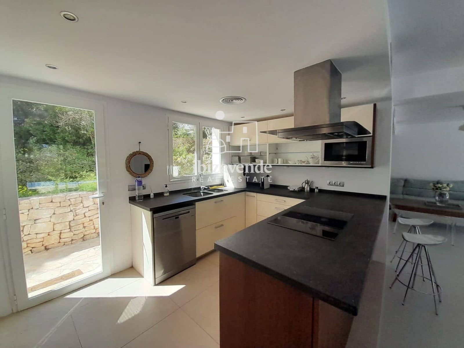 6 bedroom Villa for sale in Santa Eulalia / Santa Eularia with pool garage - € 2,300,000 (Ref: 9749294)