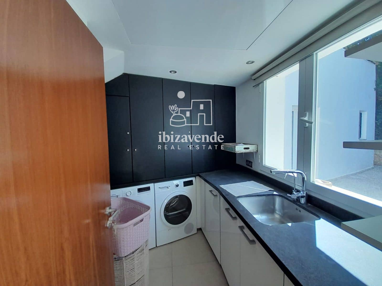 6 bedroom Villa for sale in Santa Eulalia / Santa Eularia with pool garage - € 2,300,000 (Ref: 9749294)