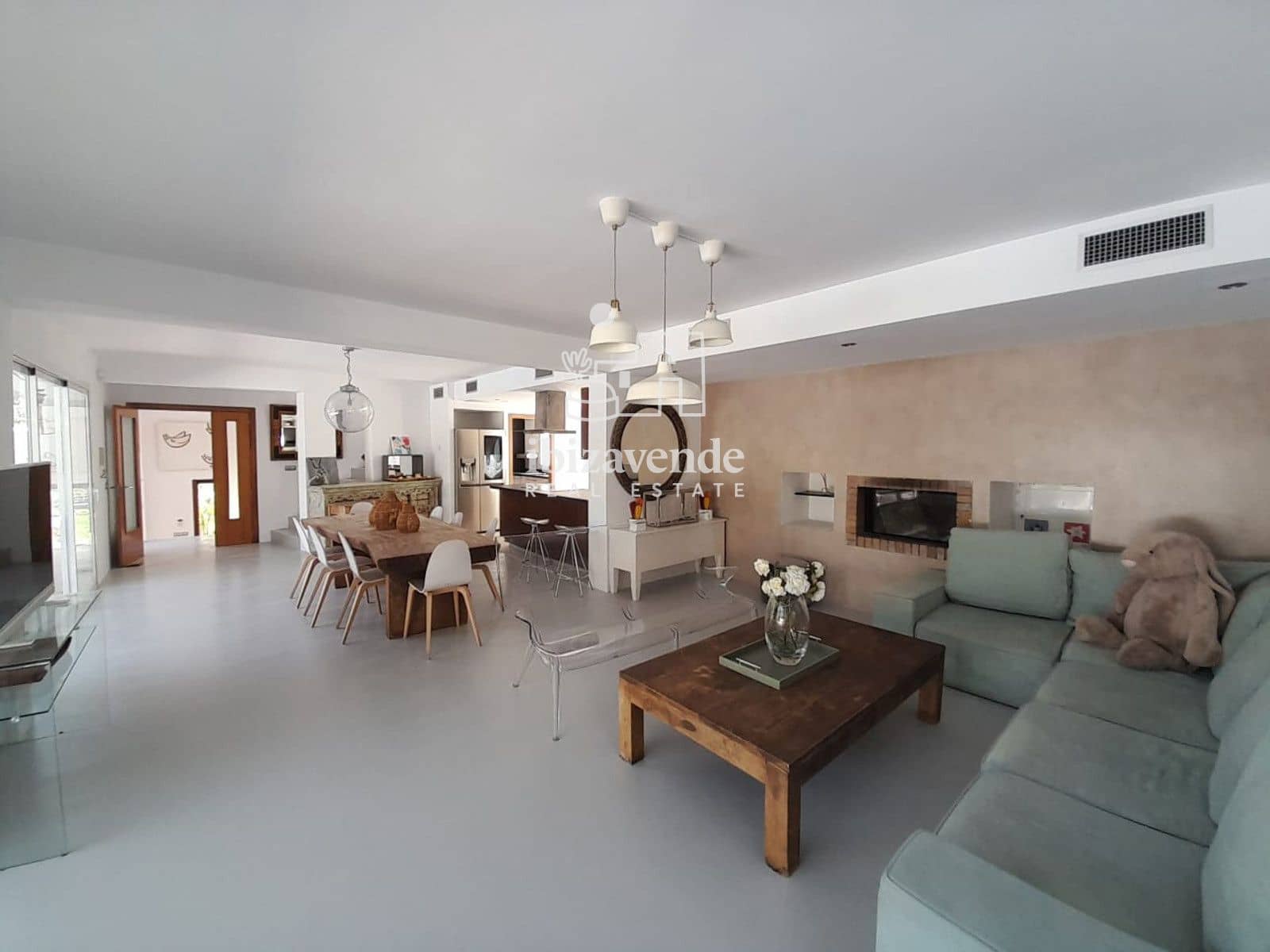 6 bedroom Villa for sale in Santa Eulalia / Santa Eularia with pool garage - € 2,300,000 (Ref: 9749294)