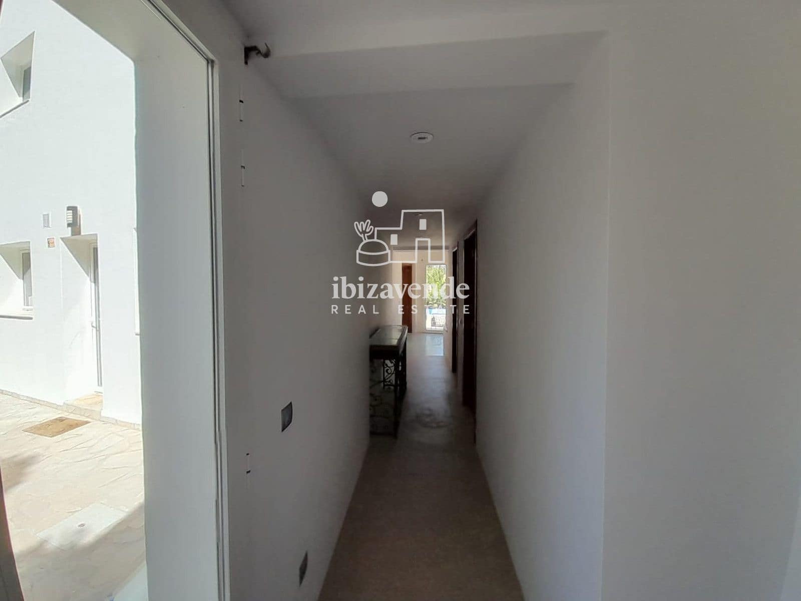 6 bedroom Villa for sale in Santa Eulalia / Santa Eularia with pool garage - € 2,300,000 (Ref: 9749294)