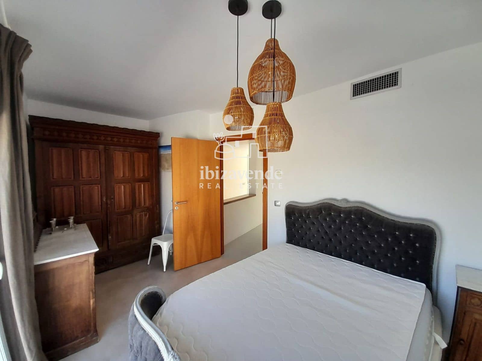 6 bedroom Villa for sale in Santa Eulalia / Santa Eularia with pool garage - € 2,300,000 (Ref: 9749294)