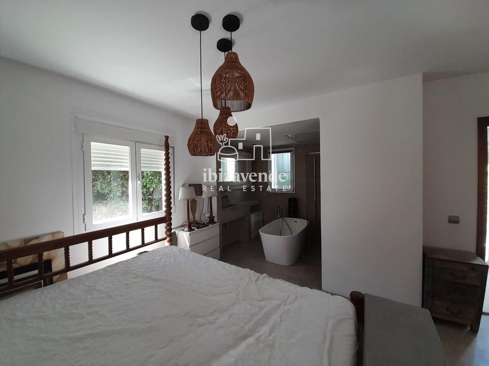 6 bedroom Villa for sale in Santa Eulalia / Santa Eularia with pool garage - € 2,300,000 (Ref: 9749294)