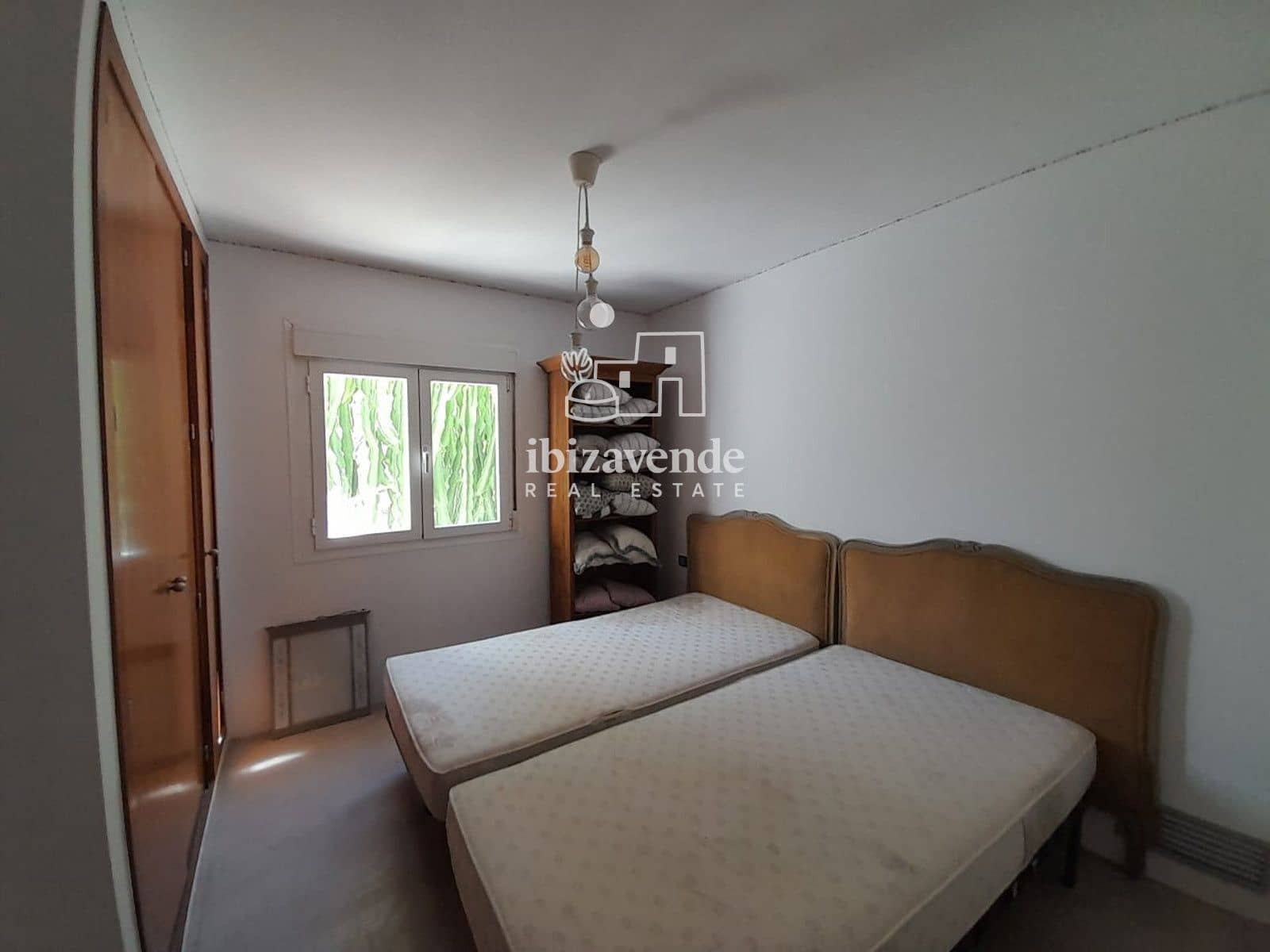 6 bedroom Villa for sale in Santa Eulalia / Santa Eularia with pool garage - € 2,300,000 (Ref: 9749294)