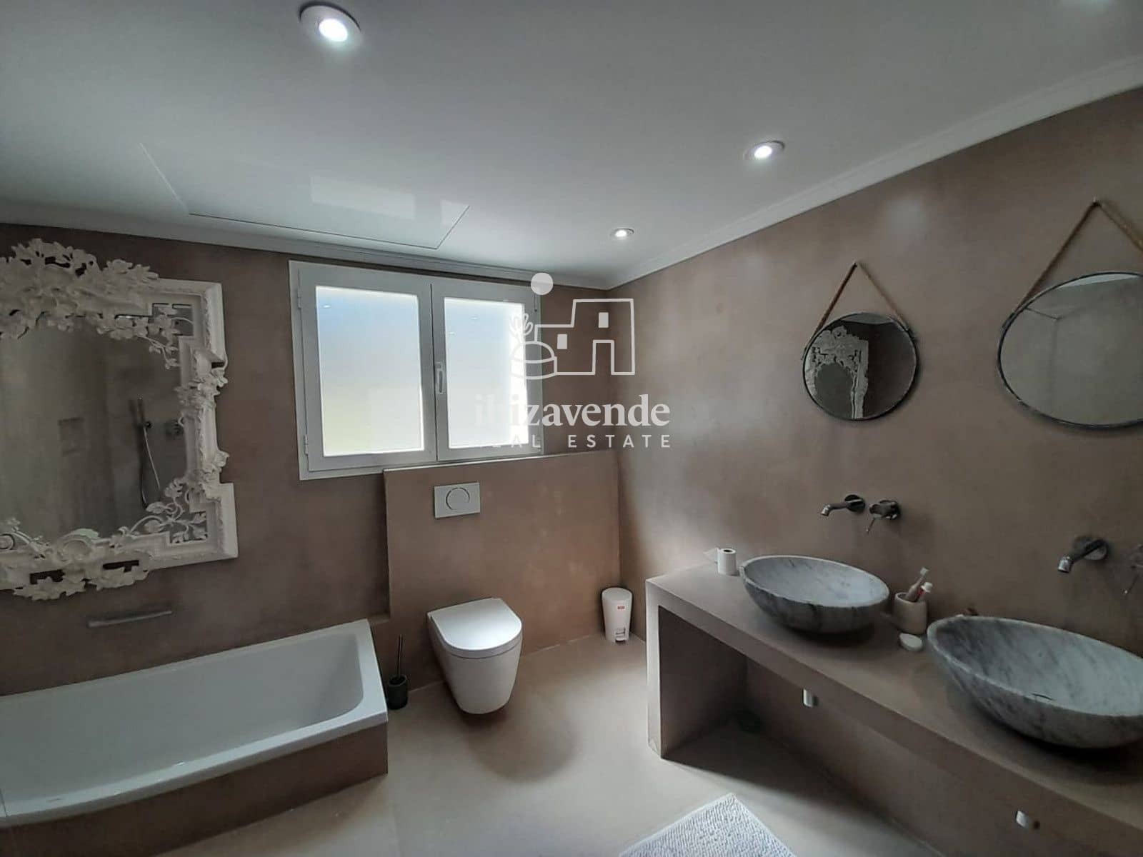 6 bedroom Villa for sale in Santa Eulalia / Santa Eularia with pool garage - € 2,300,000 (Ref: 9749294)