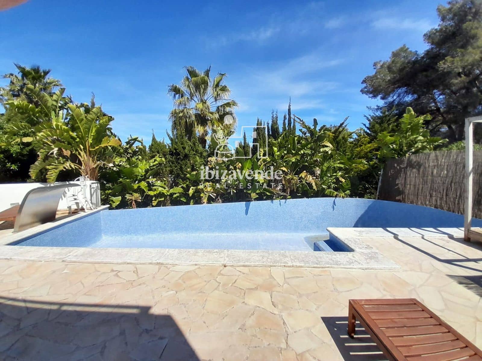 6 bedroom Villa for sale in Santa Eulalia / Santa Eularia with pool garage - € 2,300,000 (Ref: 9749294)