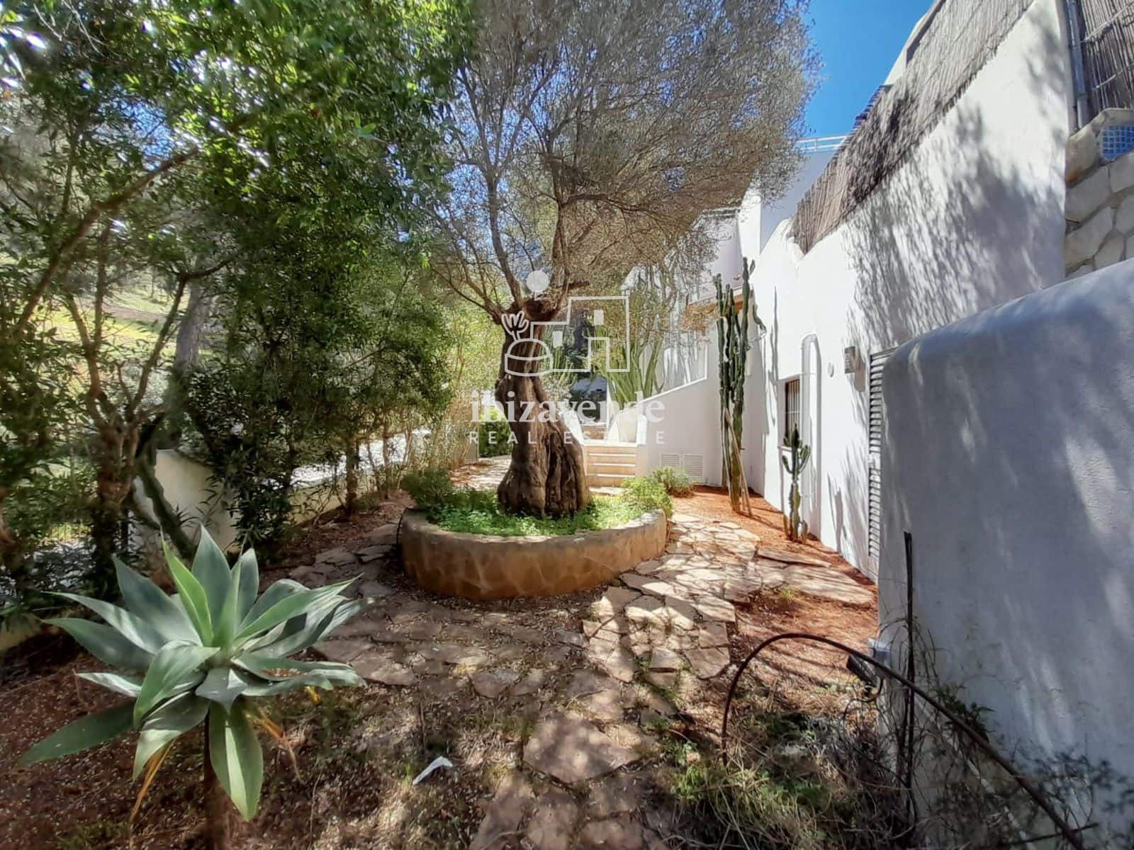 6 bedroom Villa for sale in Santa Eulalia / Santa Eularia with pool garage - € 2,300,000 (Ref: 9749294)