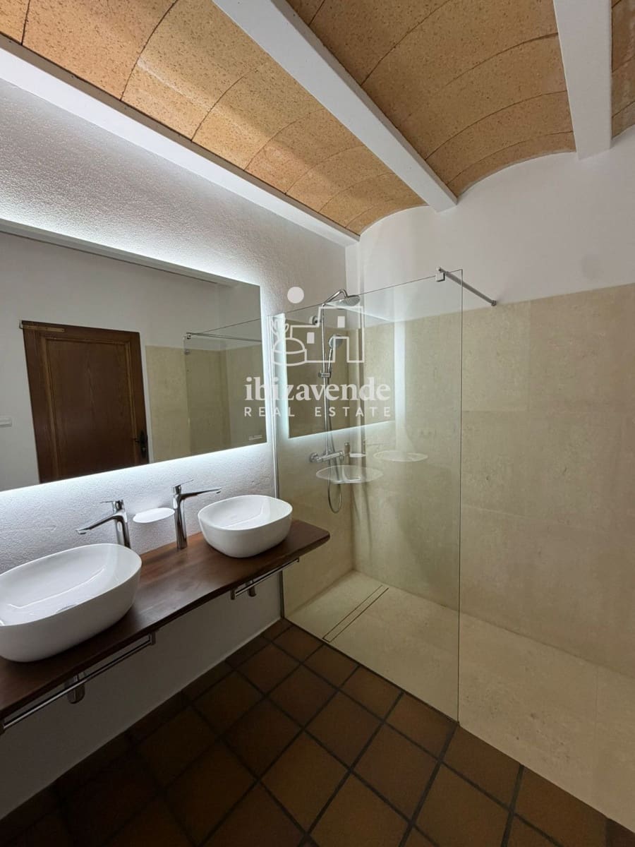 5 makuuhuone Huvila vuokrattavana paikassa Sant Joan de Labritja mukana uima-altaan - 12 500 € (Ref: 9752355)