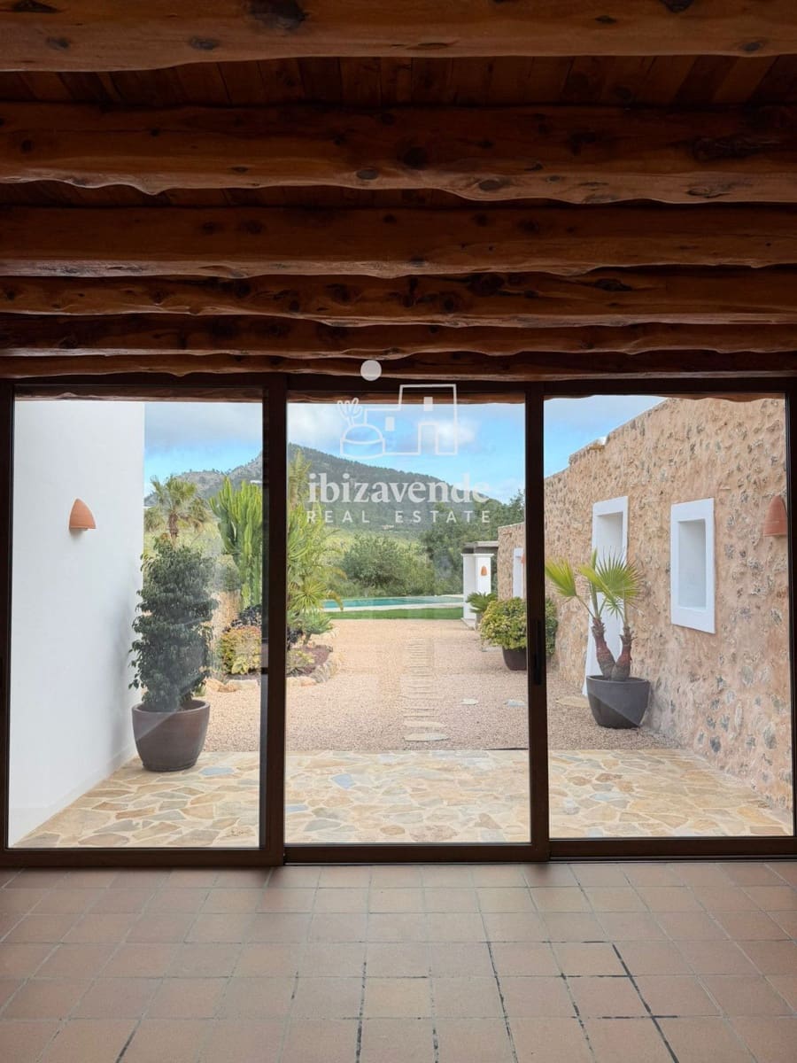 5 makuuhuone Huvila vuokrattavana paikassa Sant Joan de Labritja mukana uima-altaan - 12 500 € (Ref: 9752355)