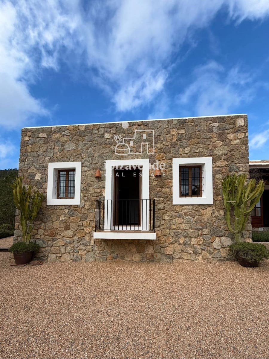 5 makuuhuone Huvila vuokrattavana paikassa Sant Joan de Labritja mukana uima-altaan - 12 500 € (Ref: 9752355)