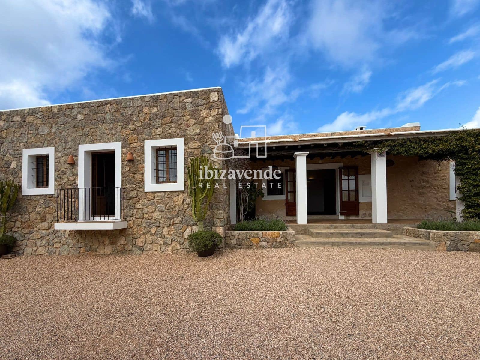 5 makuuhuone Huvila vuokrattavana paikassa Sant Joan de Labritja mukana uima-altaan - 12 500 € (Ref: 9752355)