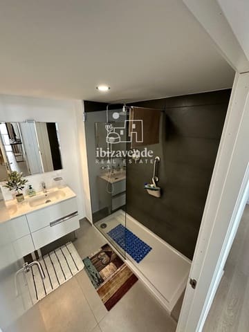 3 soveværelse Lejlighed til leje i Cala d'en Bou, San Jose / Sant Josep de Sa Talaia med garage - € 4.000 (Ref: 9753565)