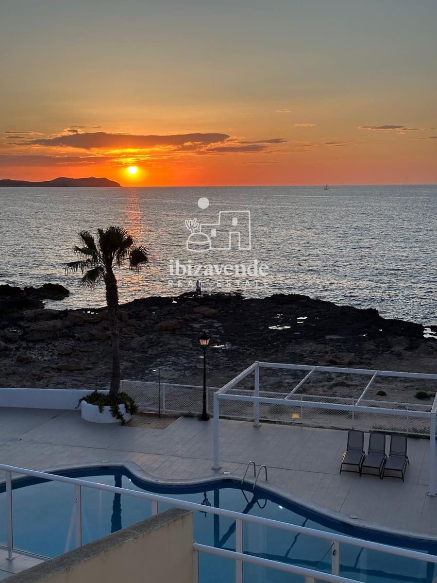 3 soveværelse Lejlighed til leje i Cala d'en Bou med garage - € 4.000 (Ref: 9753565)