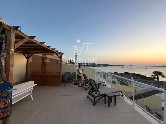 3 soveværelse Lejlighed til leje i Cala d'en Bou, San Jose / Sant Josep de Sa Talaia med garage - € 4.000 (Ref: 9753565)