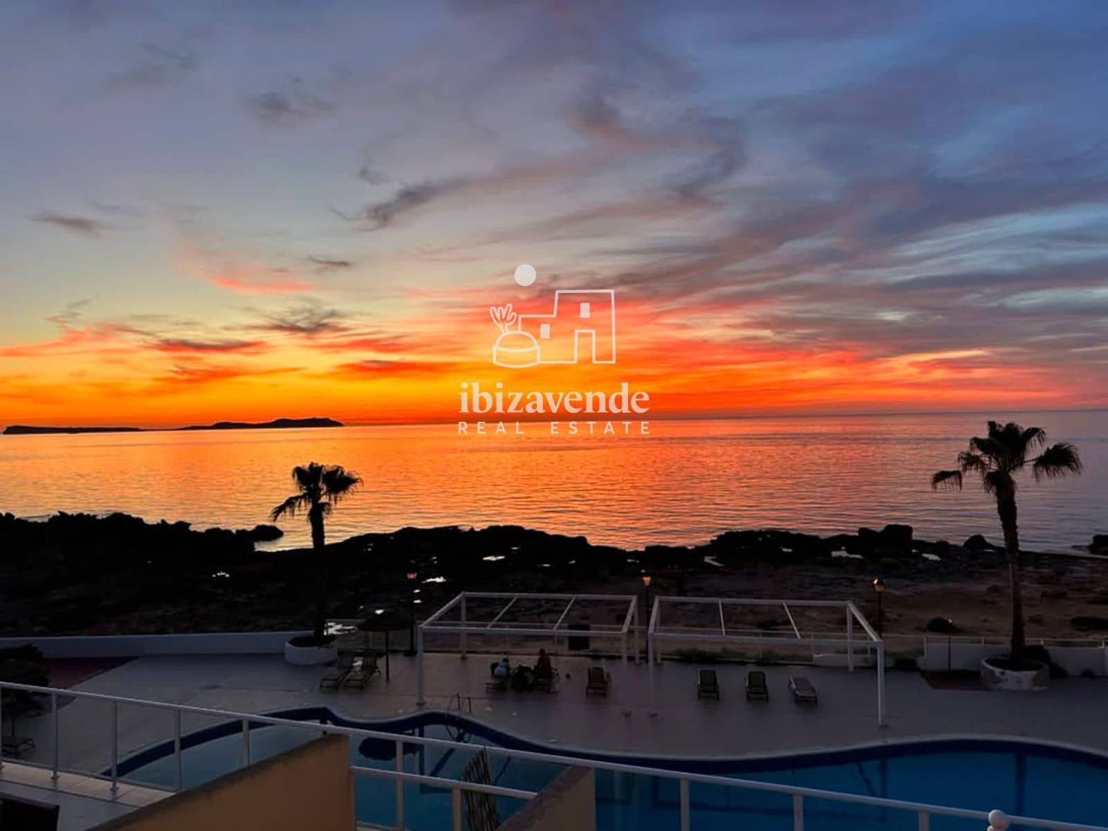 3 soveværelse Lejlighed til leje i Cala d'en Bou med garage - € 3.750 (Ref: 9753565)