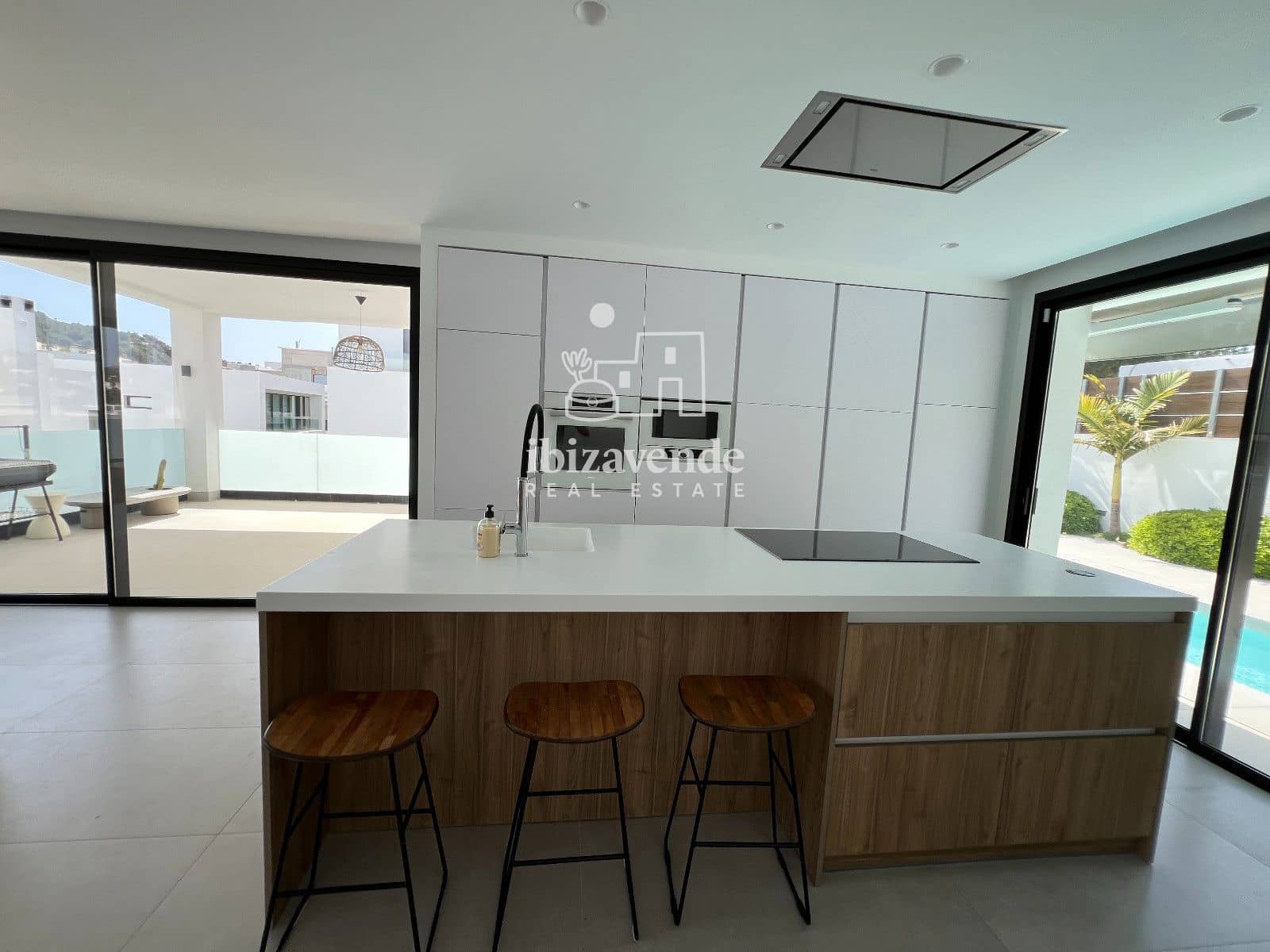 6 soveværelse Villa til salg i Nuestra Senora de Jesus med swimmingpool garage - € 2.700.000 (Ref: 9758019)