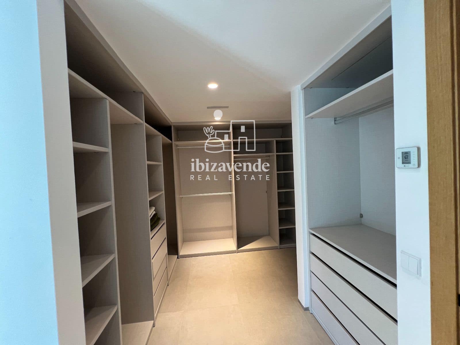 6 soveværelse Villa til salg i Nuestra Senora de Jesus med swimmingpool garage - € 2.700.000 (Ref: 9758019)