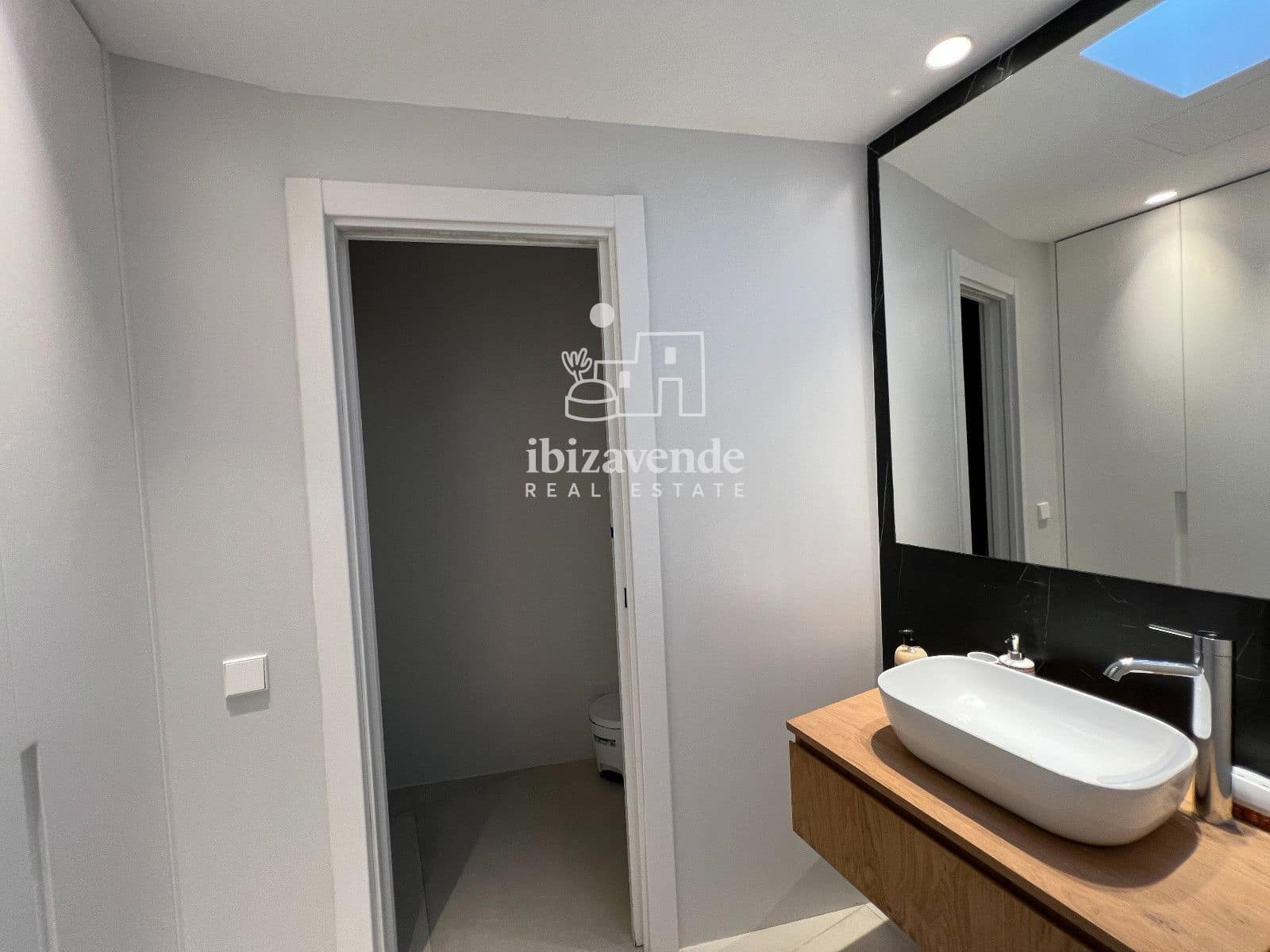 6 soveværelse Villa til salg i Nuestra Senora de Jesus med swimmingpool garage - € 2.700.000 (Ref: 9758019)