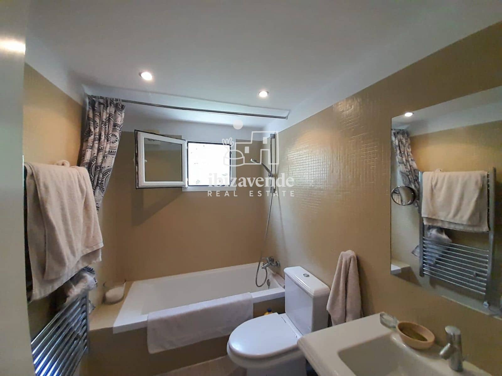 5 quarto Moradia para venda em Santa Eulalia / Santa Eularia com piscina garagem - 1 525 000 € (Ref: 9769936)