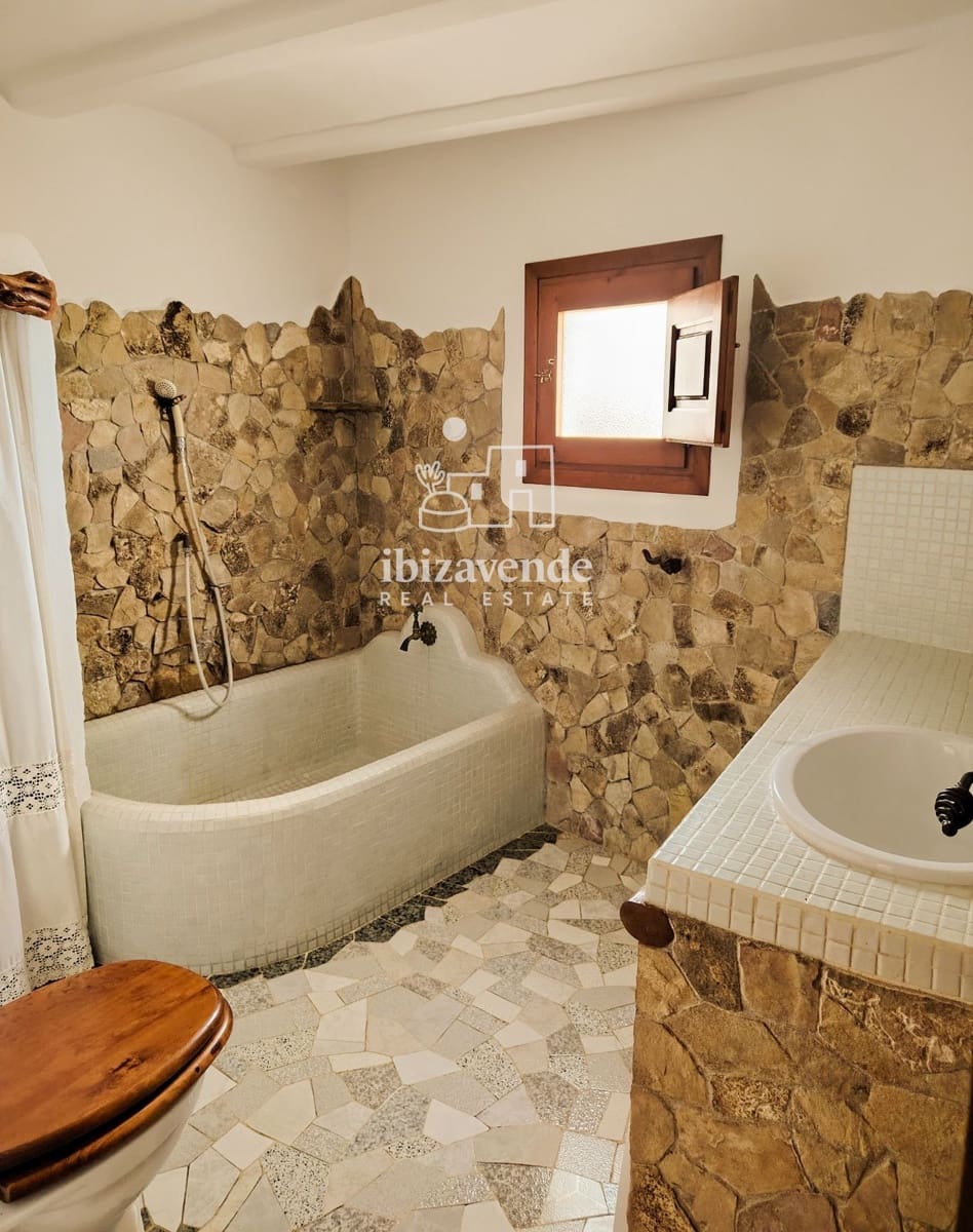 3 makuuhuone Huvila vuokrattavana paikassa Sant Joan de Labritja mukana uima-altaan - 10 000 € (Ref: 9778598)