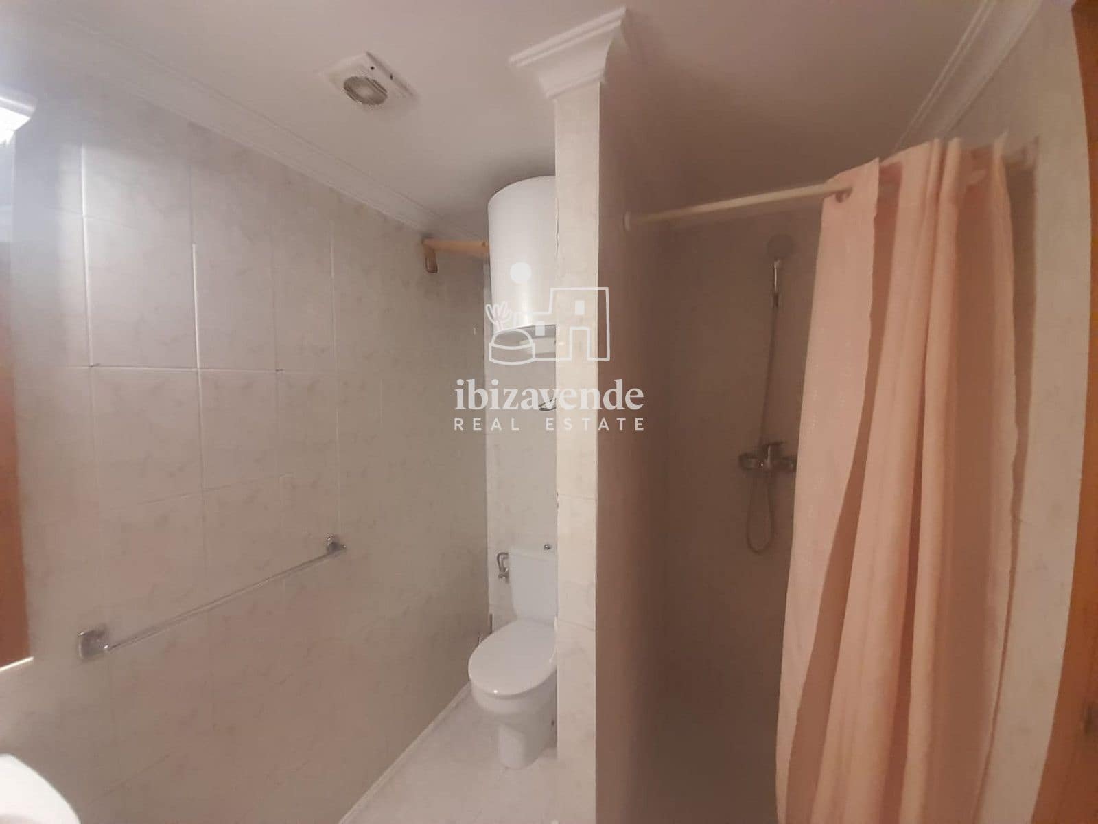 6 quarto Moradia para arrendar em Sant Llorenc de Balafia com piscina garagem - 4 000 € (Ref: 9783262)