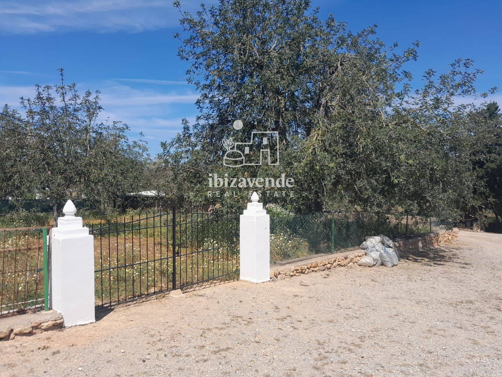 6 quarto Moradia para arrendar em Sant Llorenc de Balafia com piscina garagem - 4 000 € (Ref: 9783262)