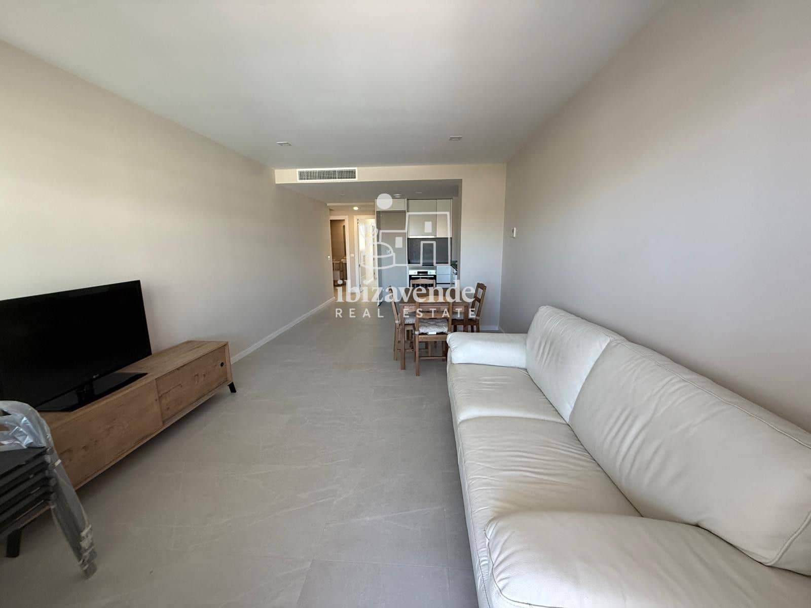 2 bedroom Flat for rent in Ibiza / Eivissa town - € 5,000 (Ref: 9788758)