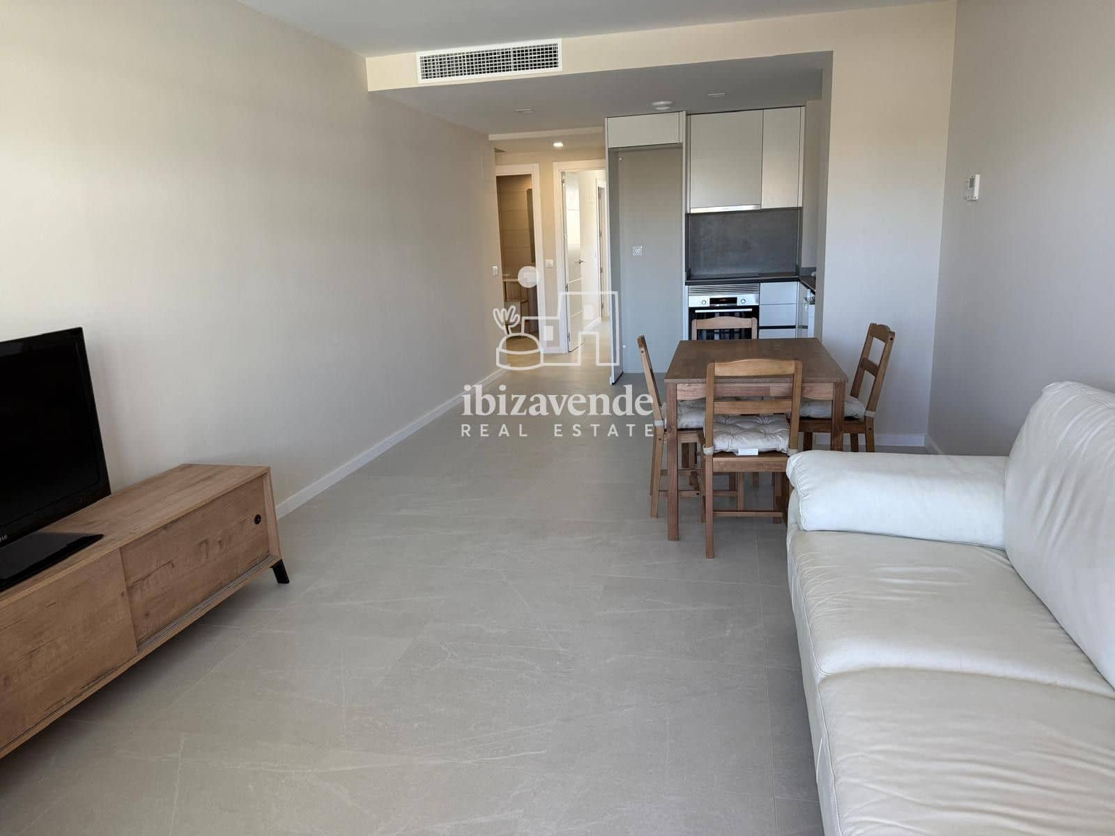 2 bedroom Flat for rent in Ibiza / Eivissa town - € 5,000 (Ref: 9788758)