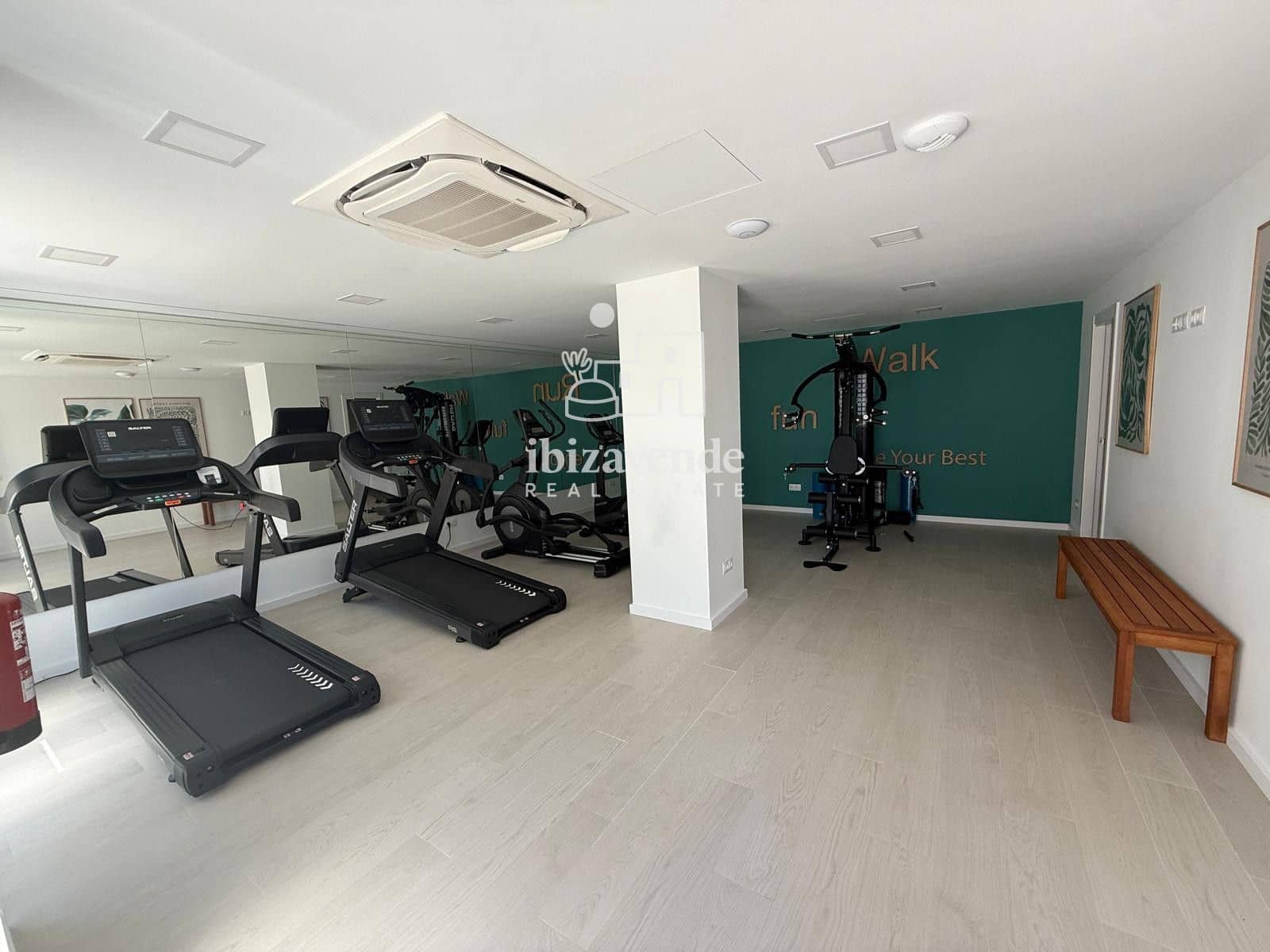 2 bedroom Flat for rent in Ibiza / Eivissa town - € 5,000 (Ref: 9788758)