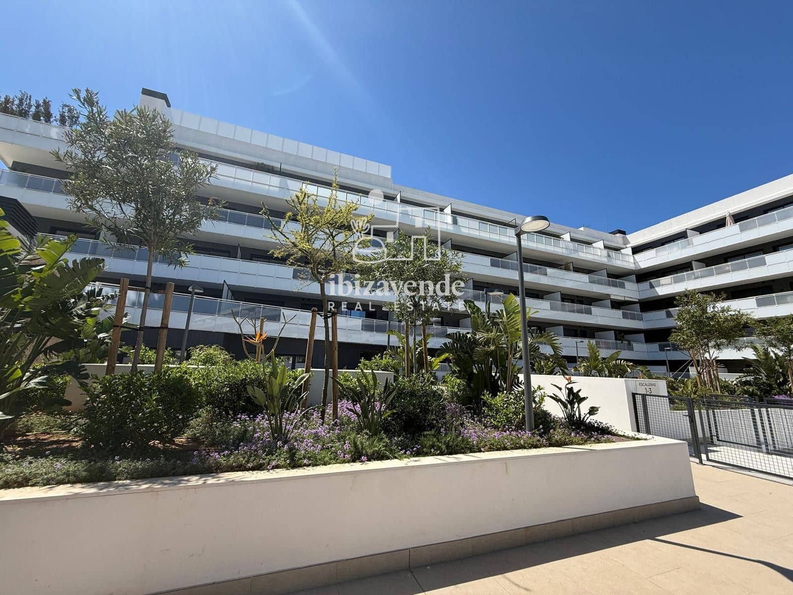 2 bedroom Flat for rent in Ibiza / Eivissa town - € 5,000 (Ref: 9788758)