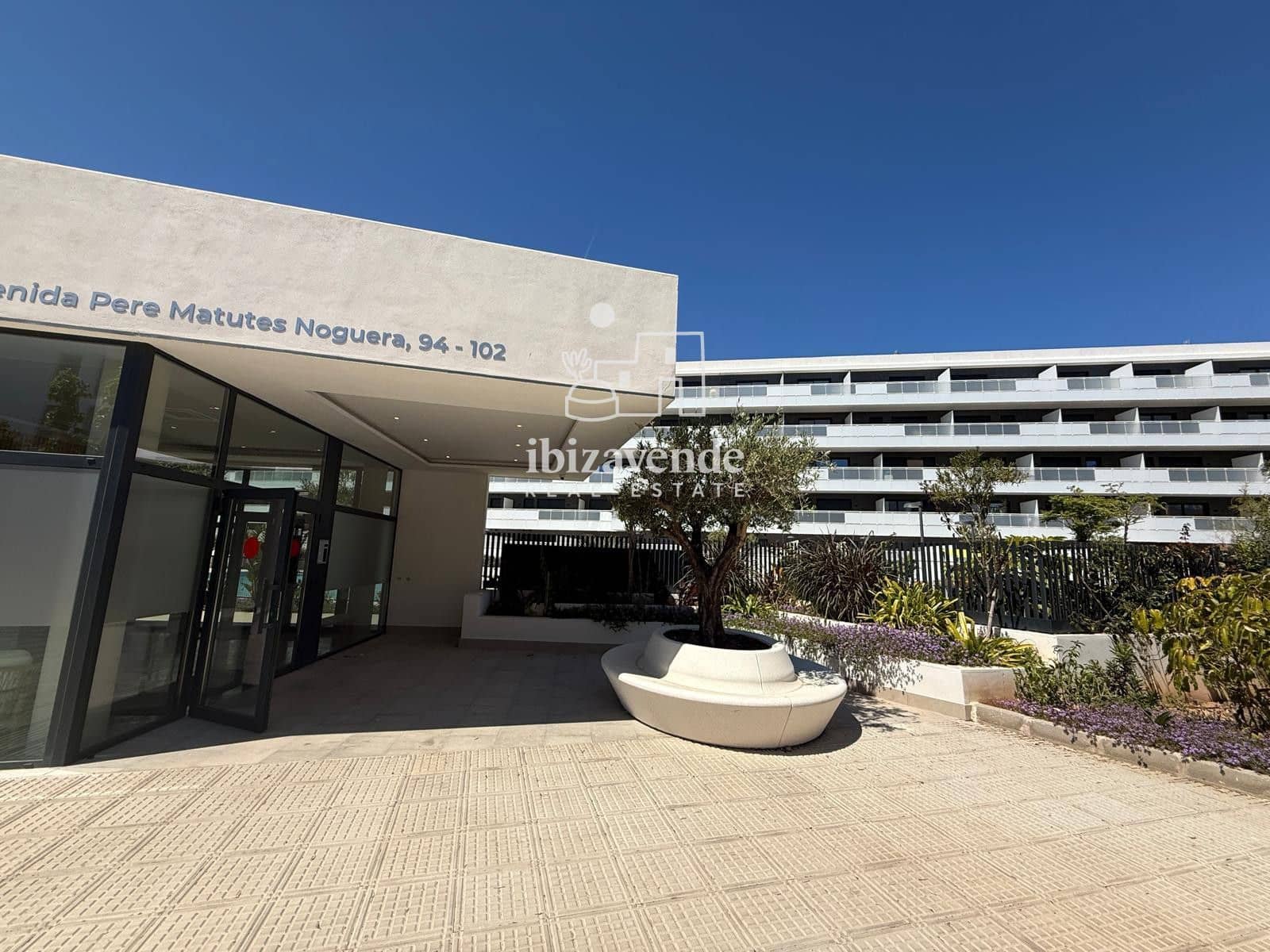 2 bedroom Flat for rent in Ibiza / Eivissa town - € 5,000 (Ref: 9788758)