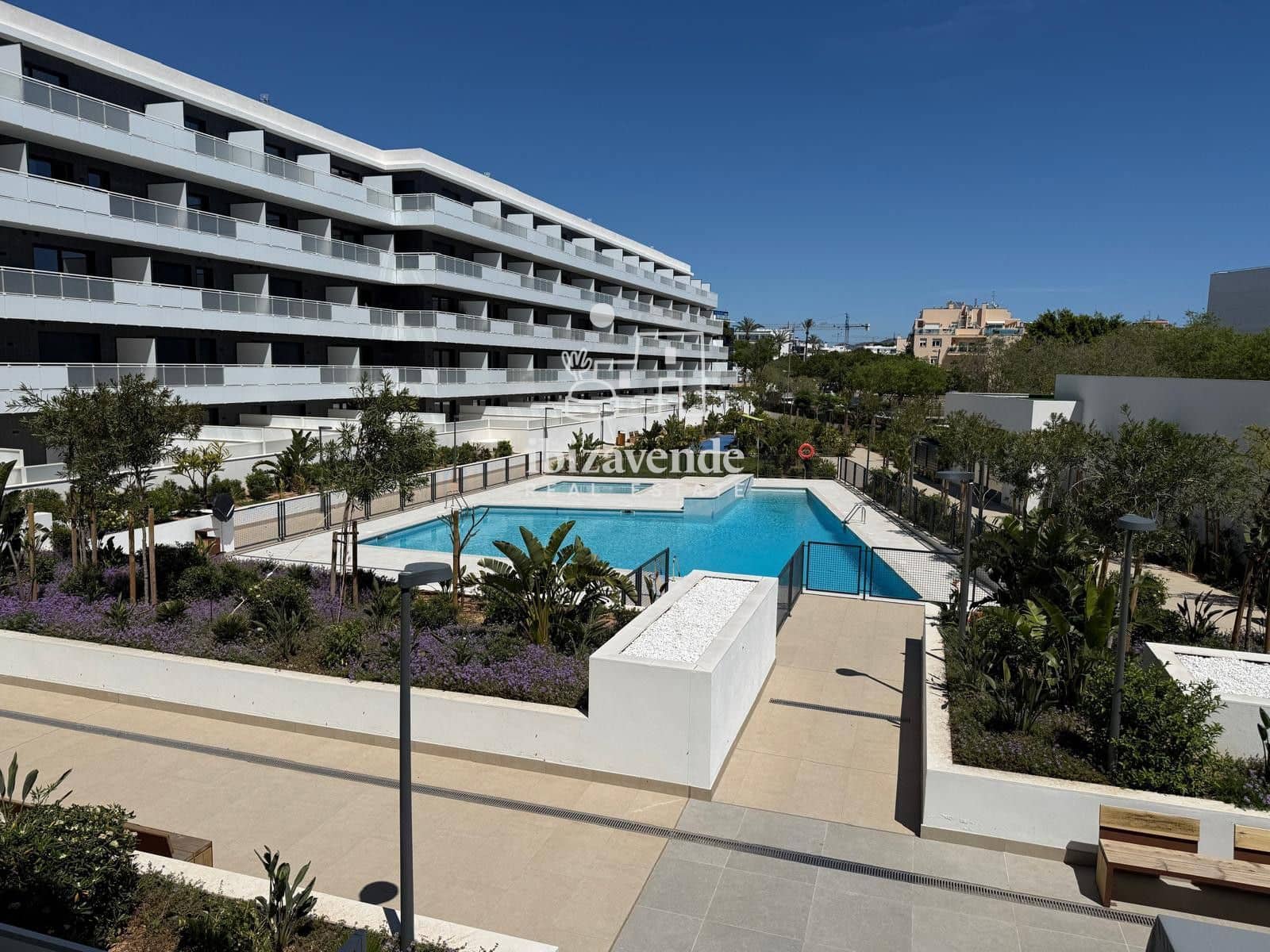 2 bedroom Flat for rent in Ibiza / Eivissa town - € 5,000 (Ref: 9788758)