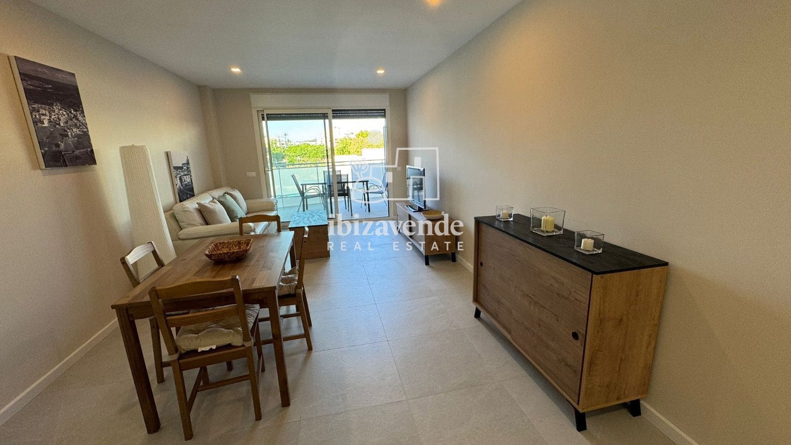 2 bedroom Flat for rent in Ibiza / Eivissa town with pool - € 5,000 (Ref: 9788758)